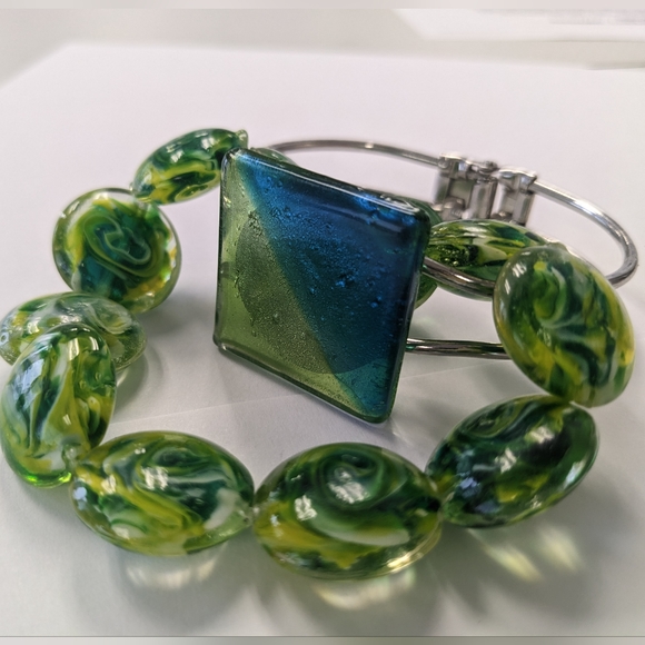 2 VTG GLASS BEAD BRACELETS - Picture 9 of 12